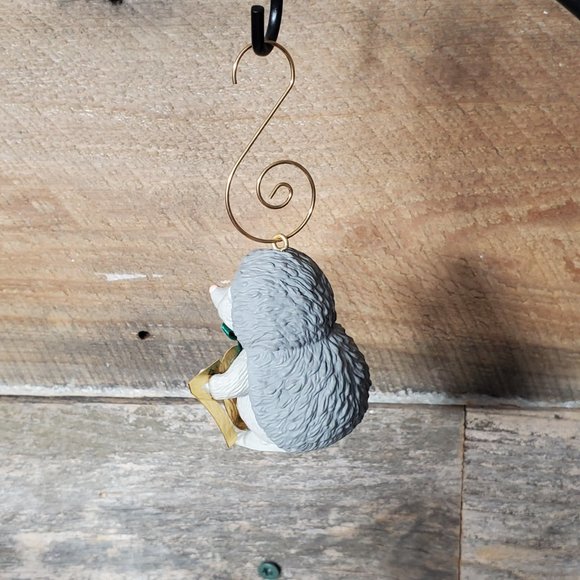 1997 Hallmark Keepsake Ornament - Fabulous Decade - Hedgehog - Picture 2 of 7